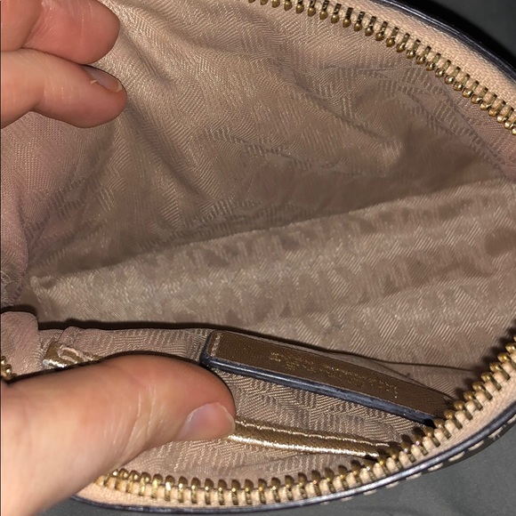 Michael Kors metallic gold bag in great condition - Picture 6 of 8